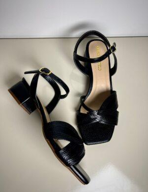 SANDÁLIA FOLHA PRETA